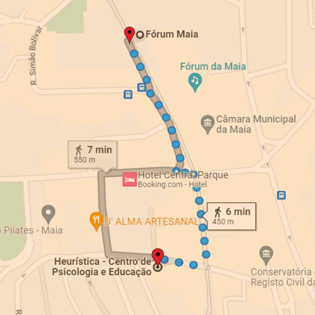 Mapa do percurso a pé entre o Fórum Maia e o Centro Heurística